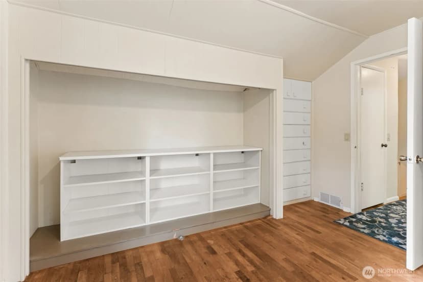 Property photo for 16051 21st Avenue Sw, Burien photo 15