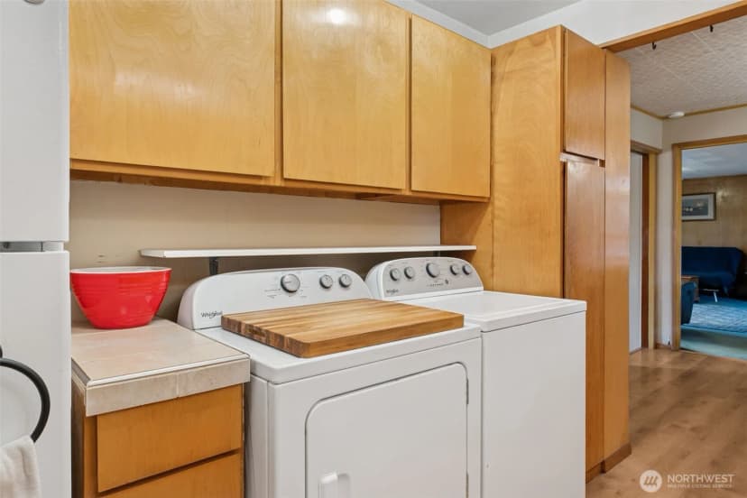 Property photo for 16051 21st Avenue Sw, Burien photo 10