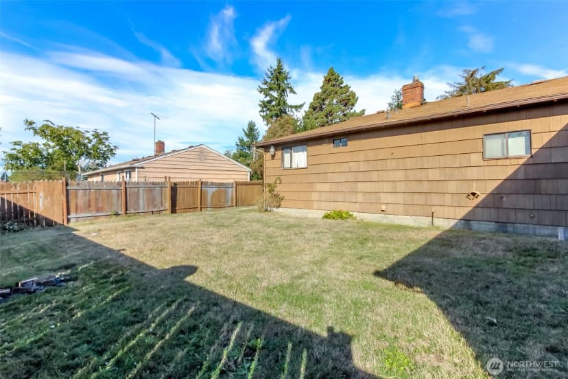 Property photo for 1323 Sw 113th Street, Seattle photo 30
