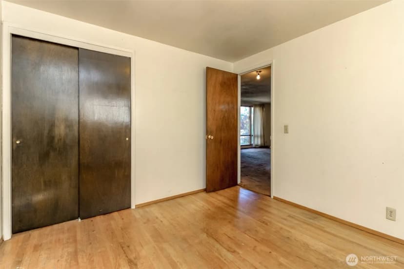 Property photo for 1323 Sw 113th Street, Seattle photo 9