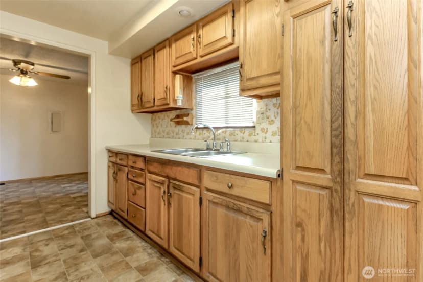 Property photo for 1323 Sw 113th Street, Seattle photo 13