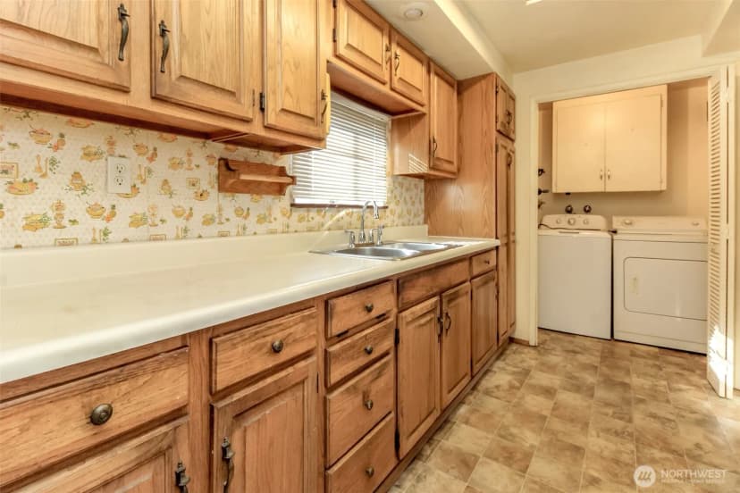 Property photo for 1323 Sw 113th Street, Seattle photo 20