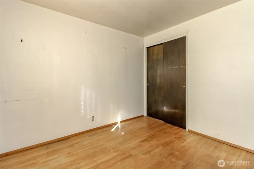 Property photo for 1323 Sw 113th Street, Seattle photo 12