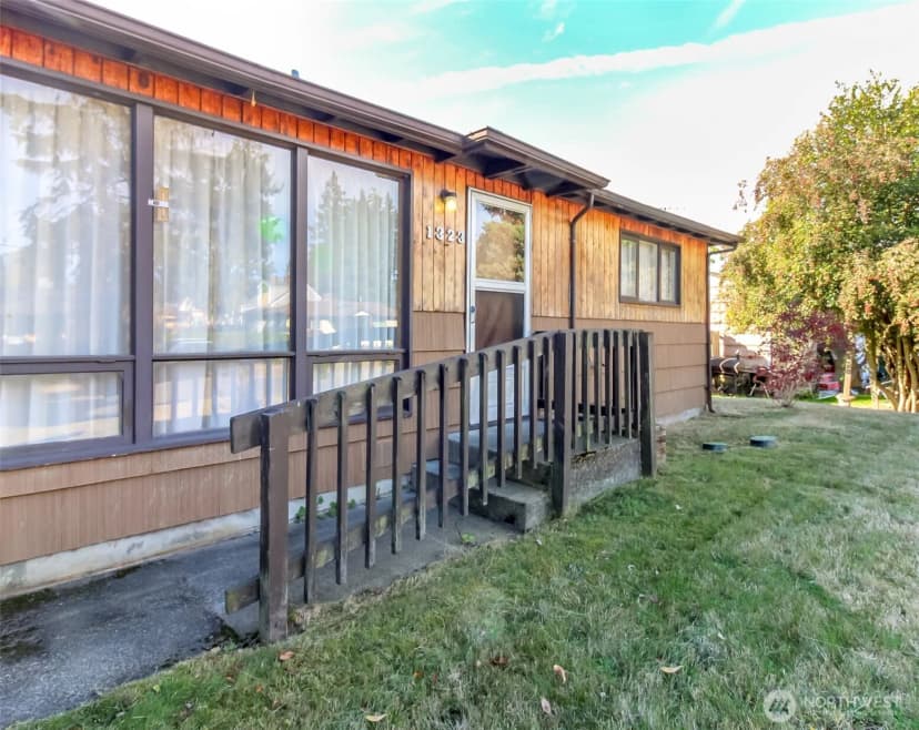 Property photo for 1323 Sw 113th Street, Seattle photo 33