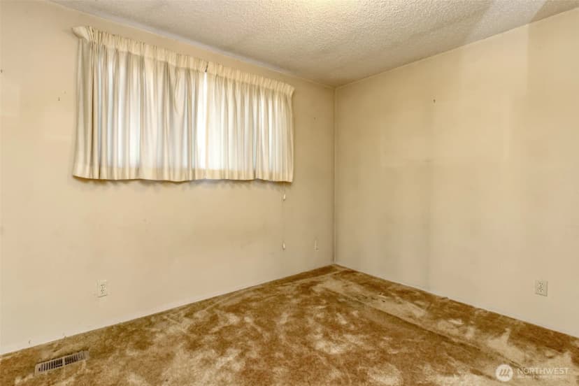 Property photo for 1323 Sw 113th Street, Seattle photo 24