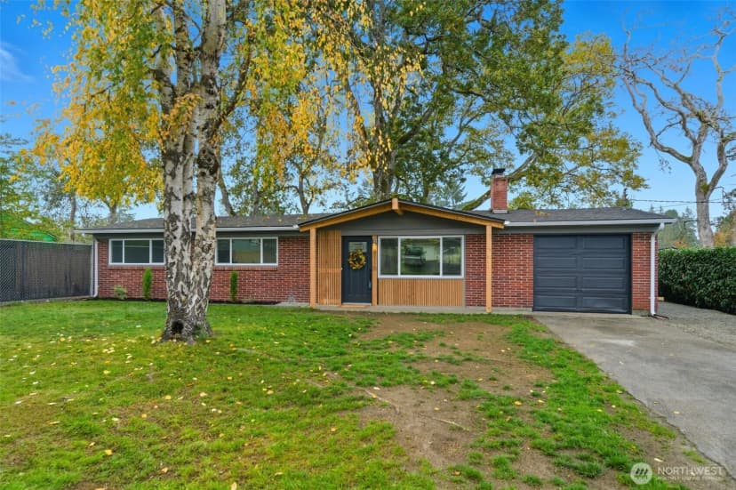 Property photo for 8110 Leschi Road Sw, Lakewood photo 3