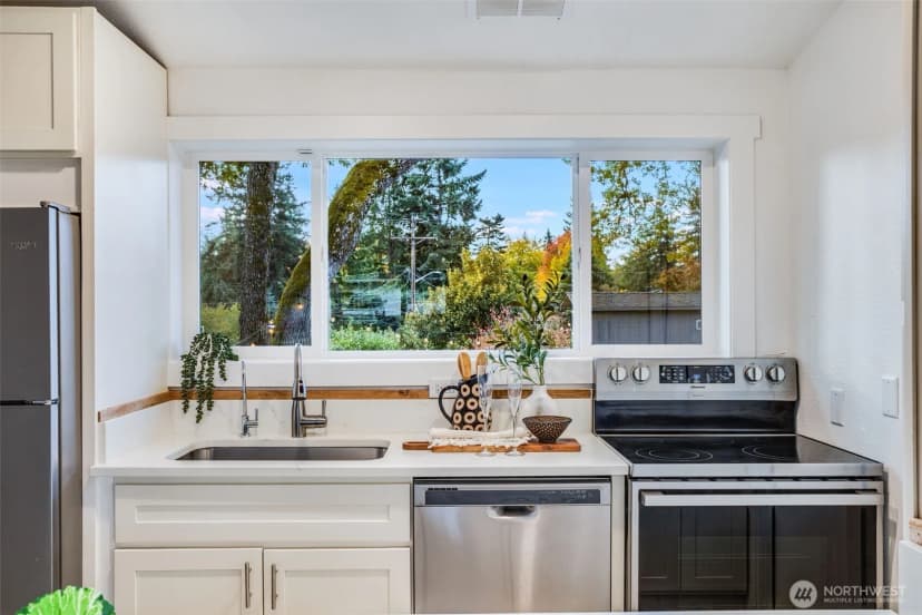 Property photo for 8110 Leschi Road Sw, Lakewood photo 15