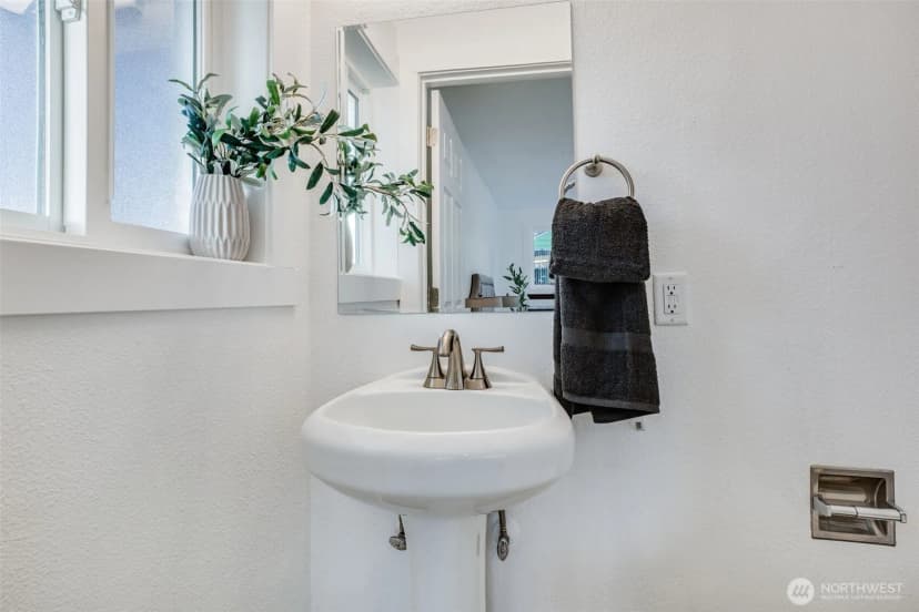 Property photo for 8110 Leschi Road Sw, Lakewood photo 23