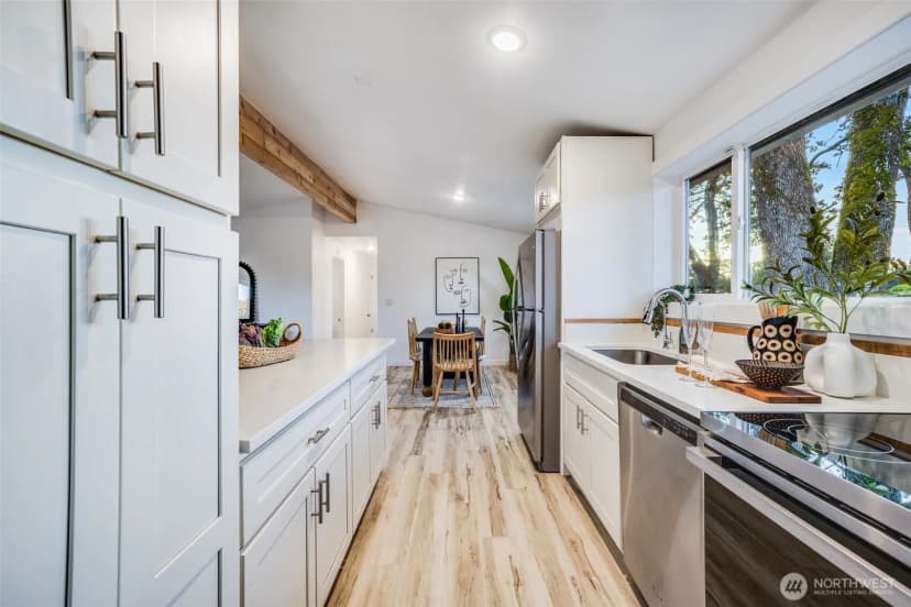 Property photo for 8110 Leschi Road Sw, Lakewood photo 14