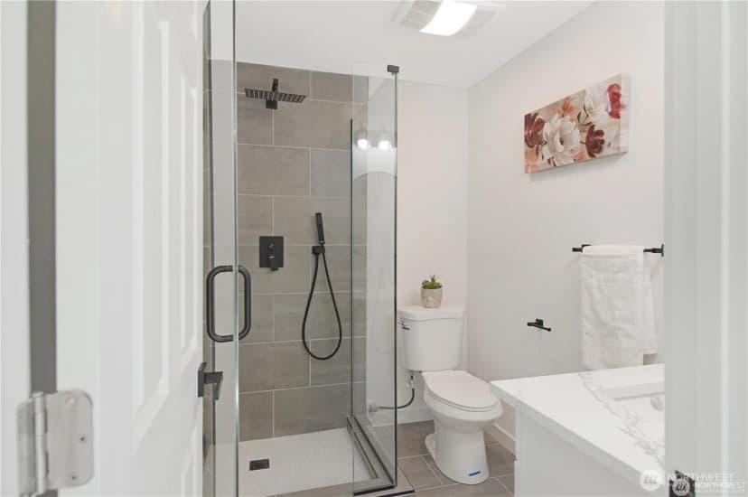 Property photo for 15425 25th Avenue E, Tacoma photo 12