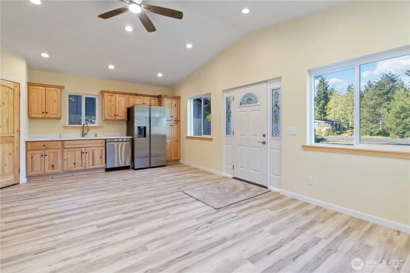Property photo for 30210 M Place, Ocean Park photo 4