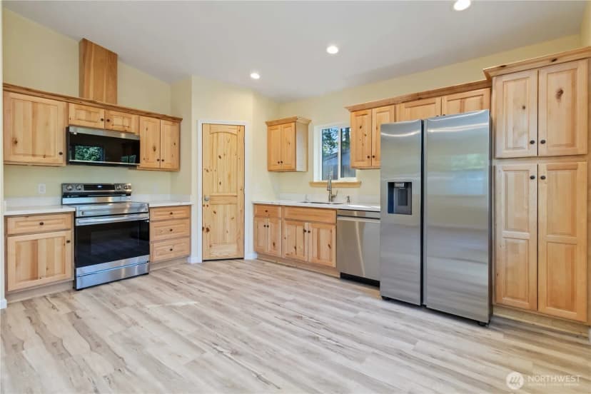 Property photo for 30210 M Place, Ocean Park photo 9