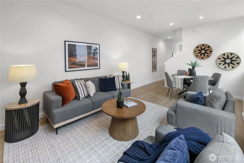 Property photo for 318 F Bellevue Avenue E, Seattle photo 10