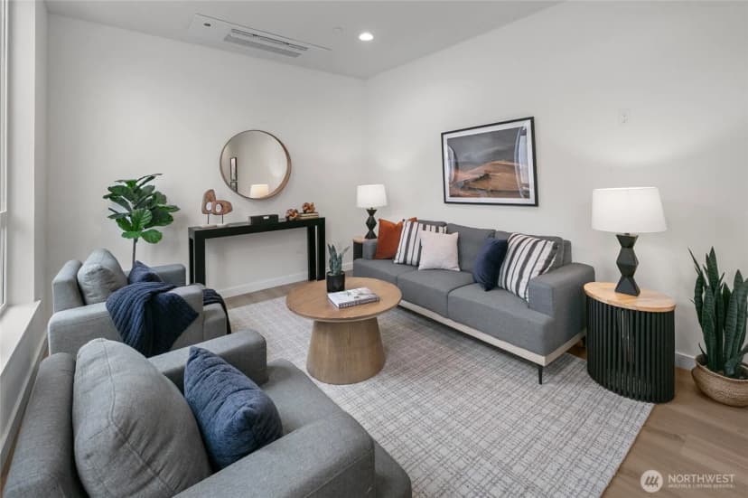 Property photo for 318 F Bellevue Avenue E, Seattle photo 9