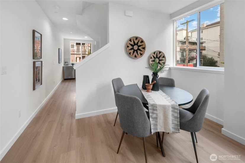 Property photo for 318 F Bellevue Avenue E, Seattle photo 11