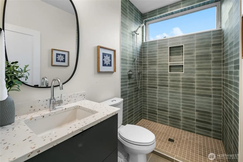 Property photo for 318 F Bellevue Avenue E, Seattle photo 14