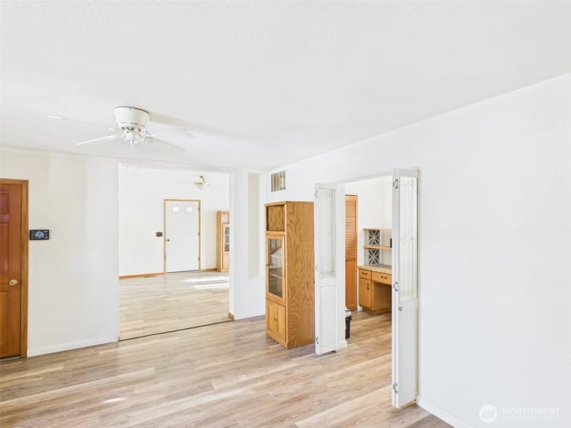 Property photo for 124 W 9th, Republic photo 6