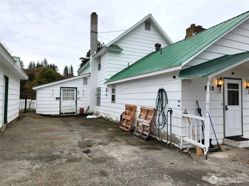 Property photo for 124 W 9th, Republic photo 18