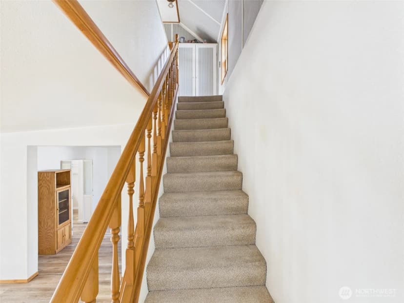 Property photo for 124 W 9th, Republic photo 9