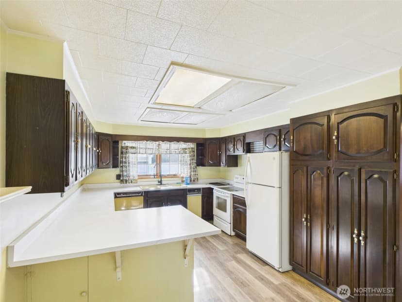 Property photo for 124 W 9th, Republic photo 4