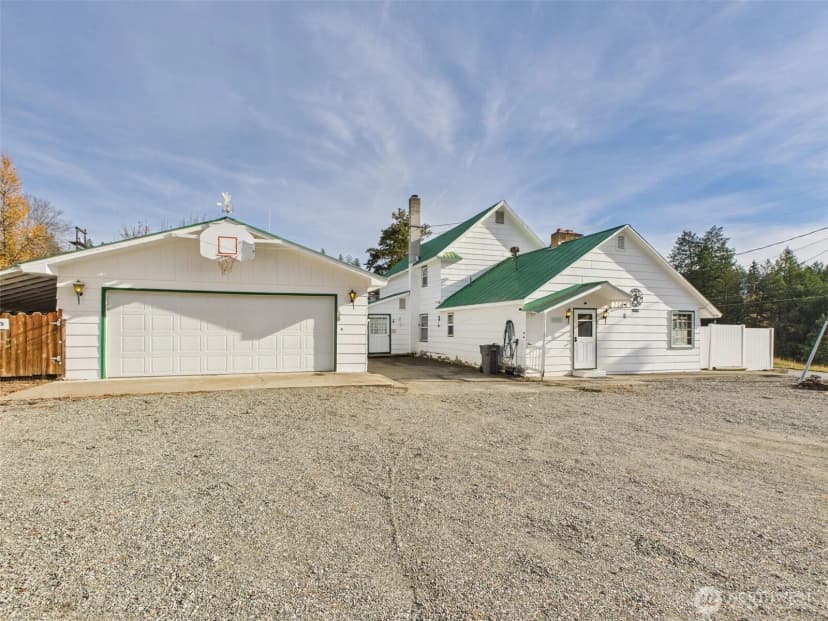 Property photo for 124 W 9th, Republic
