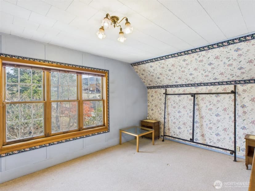 Property photo for 124 W 9th, Republic photo 11