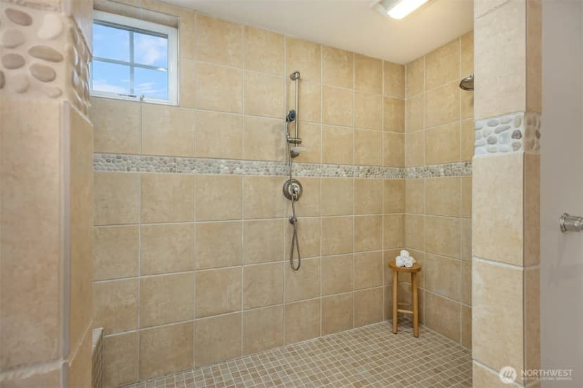 Property photo for 37918 Vista Key Drive Ne, Hansville photo 27