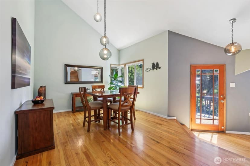 Property photo for 128 Sw 208th St, Normandy Park photo 8