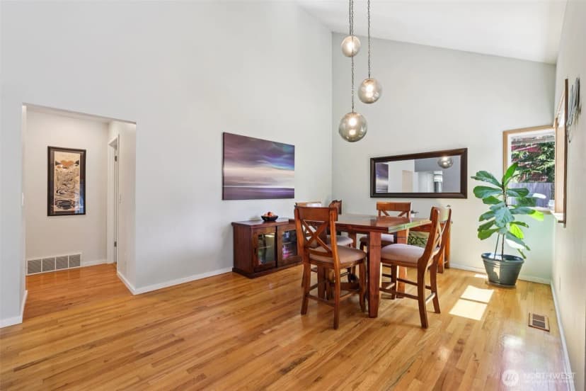 Property photo for 128 Sw 208th St, Normandy Park photo 9
