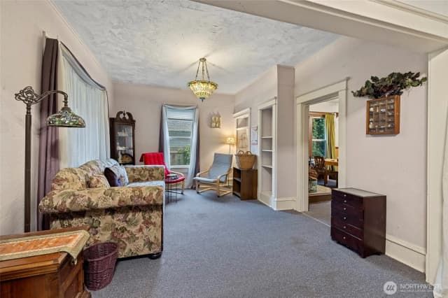 Property photo for 803 W Hazel Street, Mount Vernon photo 4