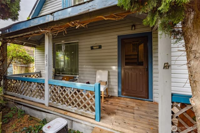 Property photo for 803 W Hazel Street, Mount Vernon photo 2