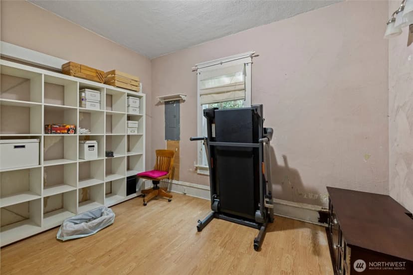 Property photo for 803 W Hazel Street, Mount Vernon photo 7