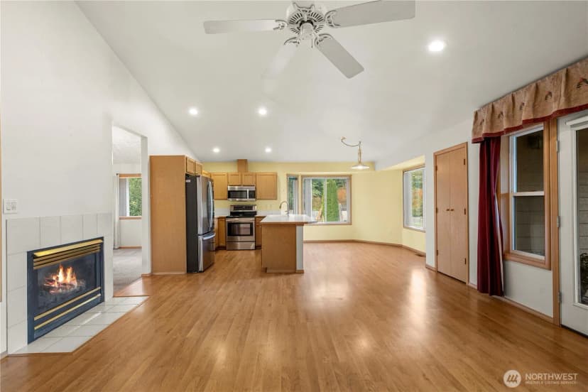 Property photo for 21103 16th Street E, Lake Tapps photo 3