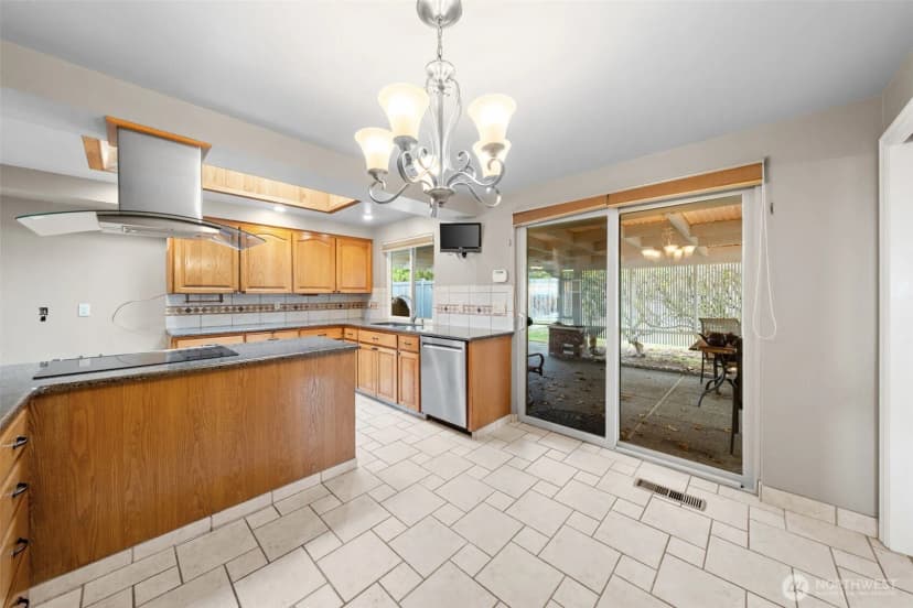 Property photo for 1311 N Jackson Avenue, Tacoma photo 7