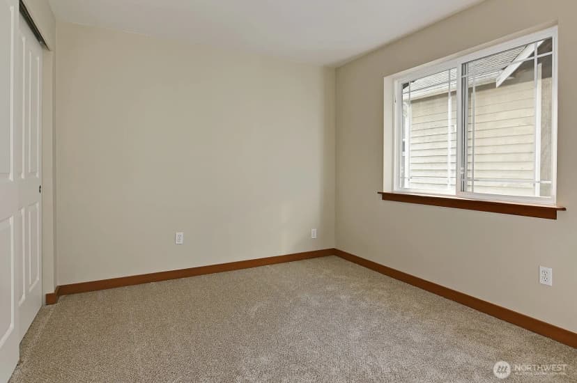 Property photo for 12307 B Roosevelt Way Ne #b, Seattle photo 15