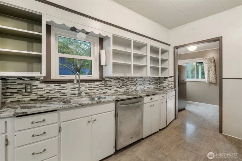 Property photo for 1628 Mcdougall Avenue, Everett photo 12