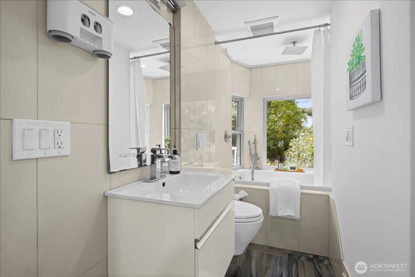 Property photo for 13741 37th Avenue Ne, Seattle photo 19