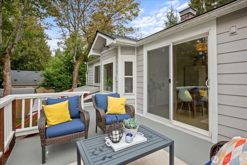 Property photo for 13741 37th Avenue Ne, Seattle photo 17