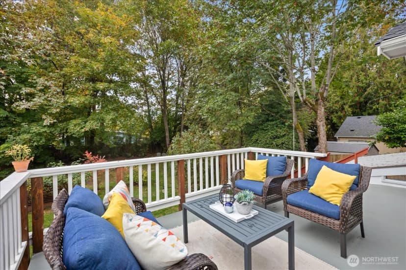 Property photo for 13741 37th Avenue Ne, Seattle photo 18