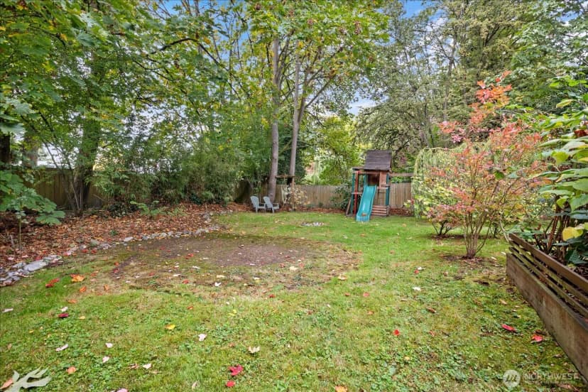 Property photo for 13741 37th Avenue Ne, Seattle photo 32