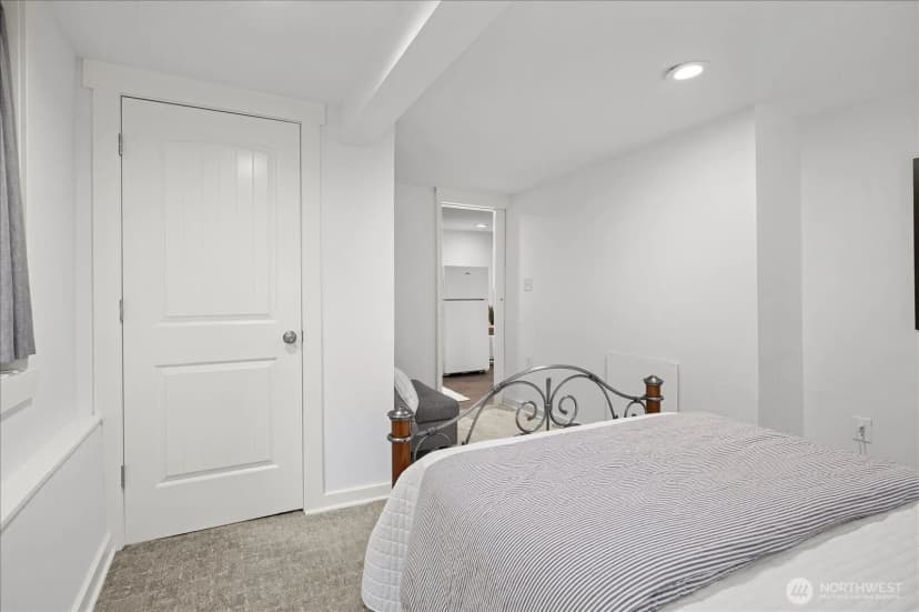 Property photo for 13741 37th Avenue Ne, Seattle photo 29