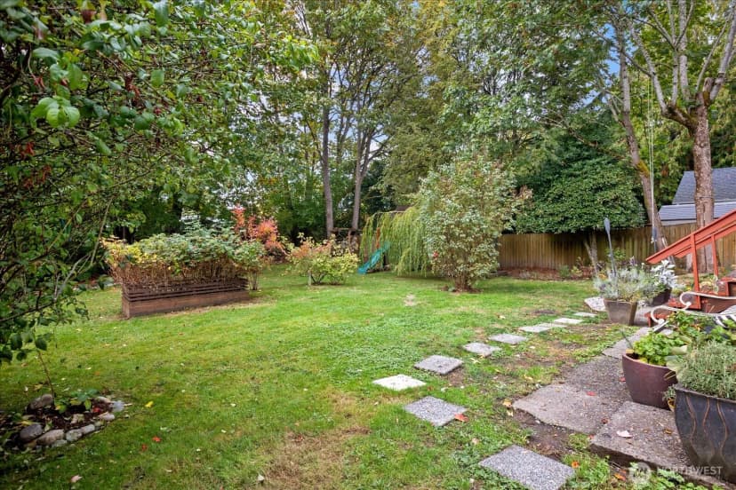 Property photo for 13741 37th Avenue Ne, Seattle photo 31