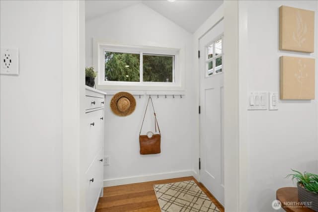 Property photo for 13741 37th Avenue Ne, Seattle photo 3