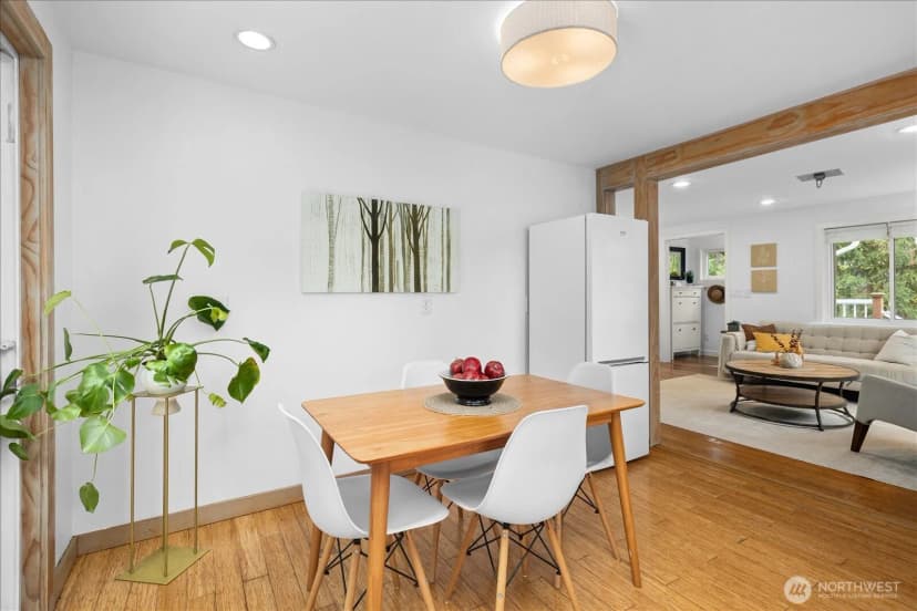 Property photo for 13741 37th Avenue Ne, Seattle photo 11