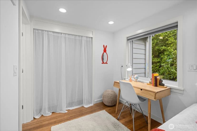 Property photo for 13741 37th Avenue Ne, Seattle photo 14