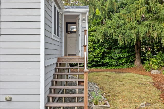 Property photo for 13741 37th Avenue Ne, Seattle photo 2