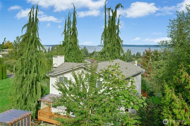 Property photo for 2480 Viewcrest Avenue, Everett photo 3
