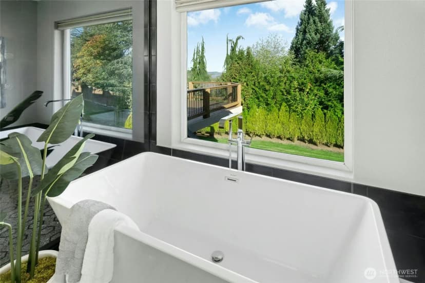 Property photo for 2480 Viewcrest Avenue, Everett photo 25