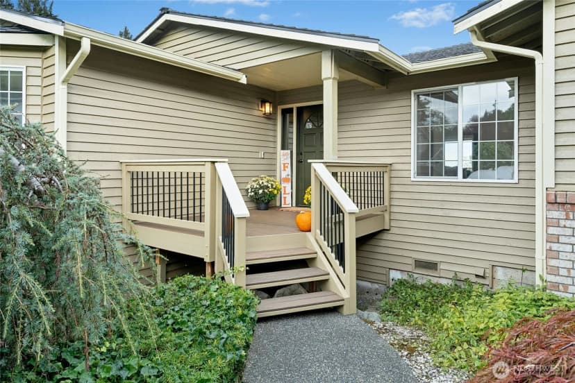 Property photo for 2480 Viewcrest Avenue, Everett photo 4