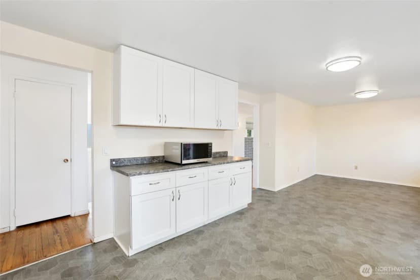 Property photo for 17657 111th Avenue Se, Renton photo 12
